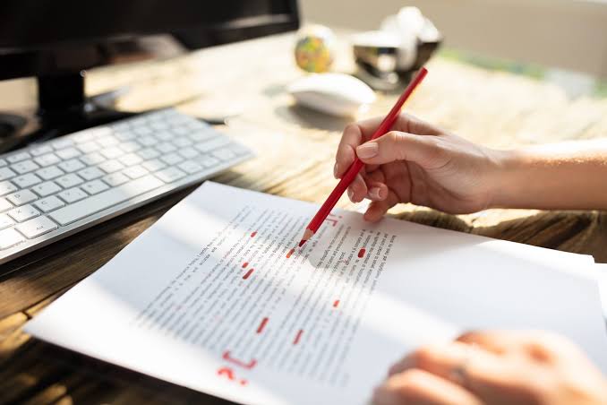editor marking article